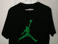 NIKE AIR JORDAN MEN’S (L) BLACK GRAPHIC COTTON (SS) BASKETBALL JUMPMAN LOGO TEE!