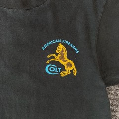 VINTAGE 90s FRUIT OF THE LOOM COLT AMERICAN FIREARMS SING STITCH T-SHIRT / M