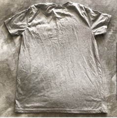 Beautiful Giant Heather gray tshirt with pocket design S