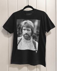 Chuck Norris™ 2011 Fan T-Shirt Mens Small (Sergeant Eddie Cusack)