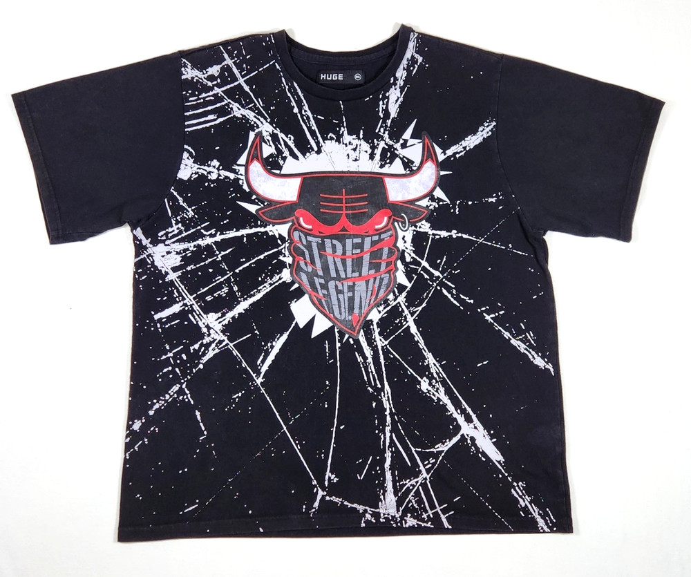 HUGE Chicago Bulls Men’s Black “Street Legend” Graphic T-Shirt – 2XL