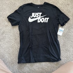 Nike Swoosh Just Do It Shirt Mens Medium Black AR5006-011