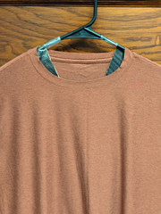 Vuori Tuvalu Strato Tech Tee Cherry Brown Gym Tee Men L Crew Stretch Anti-Odor
