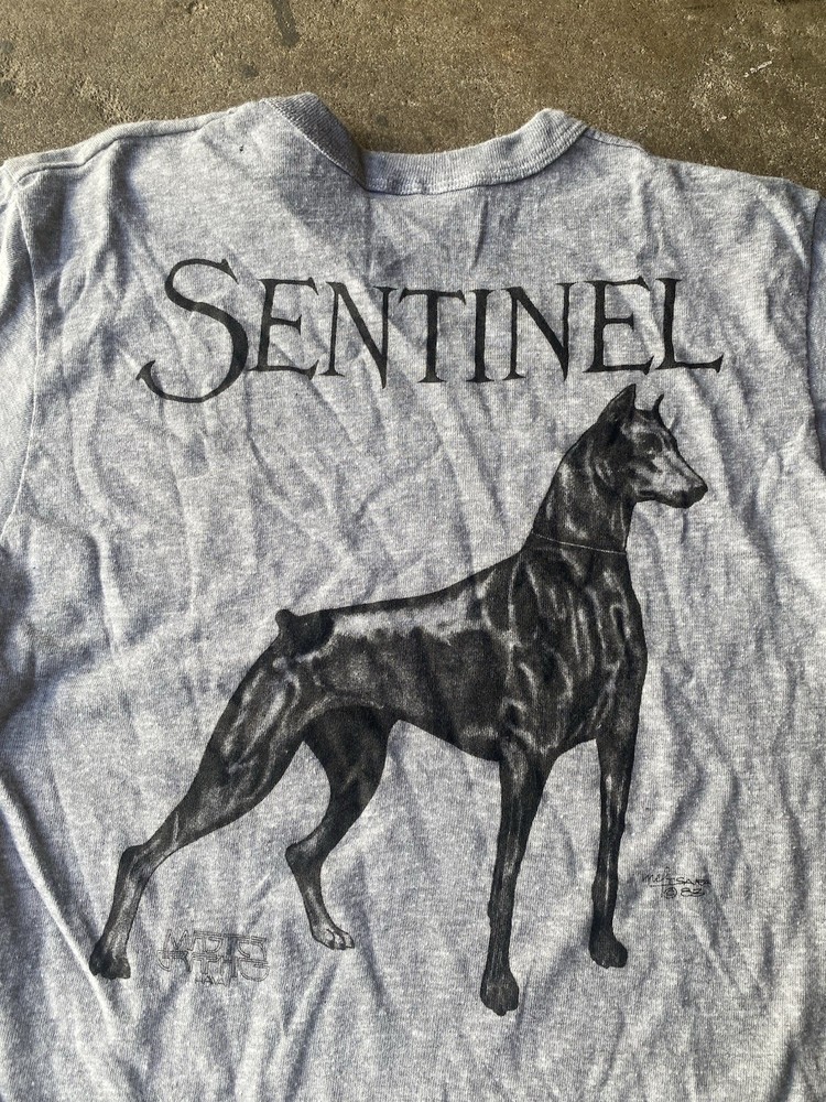 Vintage 1983 Master Graphics Hawaii Mel Isara Doberman Sentinel T-Shirt Size M