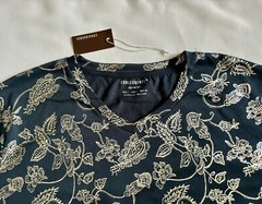 Consequence Knitwear Blue and Silver Foil Paisley T-Shirt Men’s Size Large