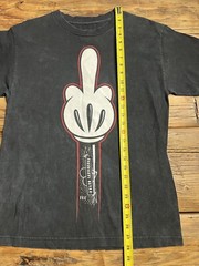 ✔️The Wild Ones Tatted Hand Middle Finger NEVER SURRENDER T-Shirt Sz Medium