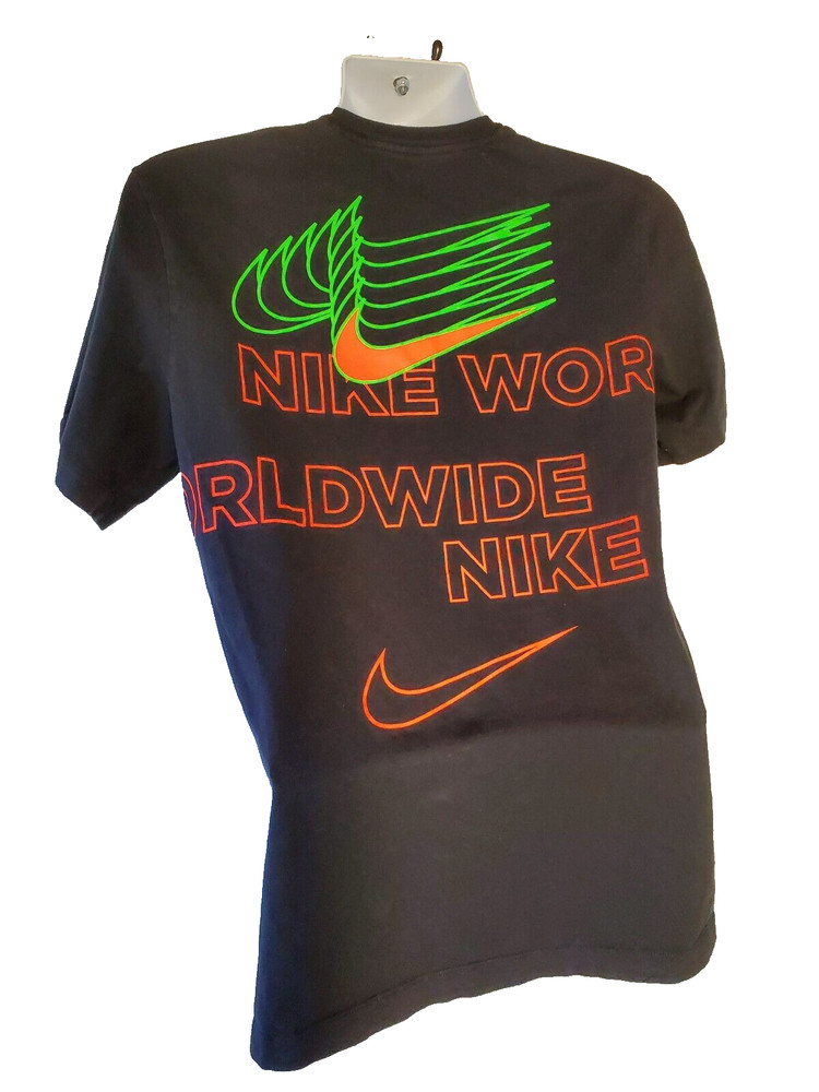 Nike Worldwide Tour Graphic T-shirt Men’s Medium Black Short Sleeve (S-2)