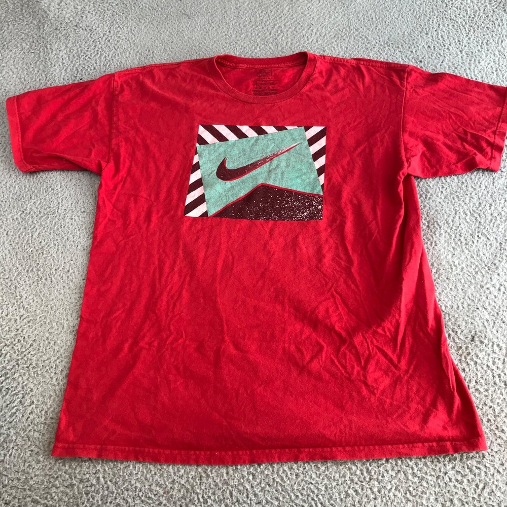 Nike Shirt Men’s Large Red Short Sleeve Crew Neck Square Logo Graphic Tee