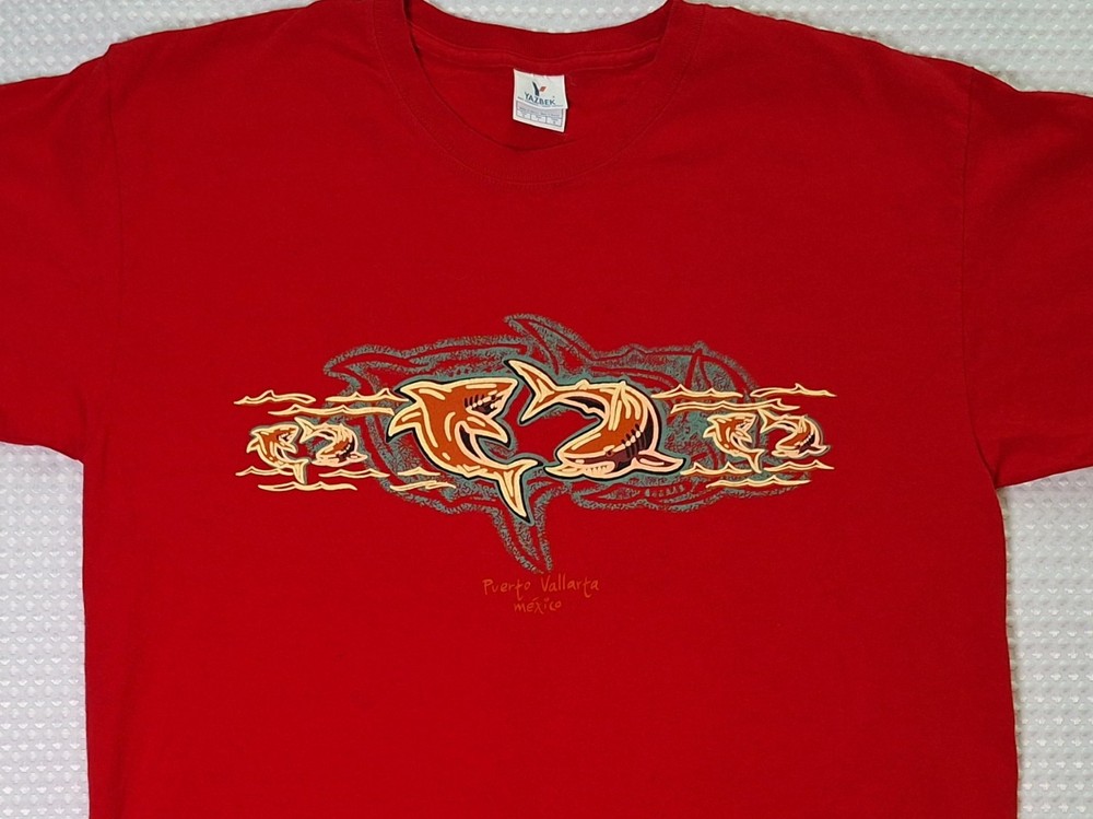 Puerto Vallarta Mexico Shark Souvenir Red Cotton T-shirt Size L Yazbek