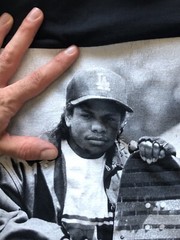 Eazy-E T-Shirt Medium Asphalt-Yacht-Club Graphic Tee (Rare Collectible) 2011.