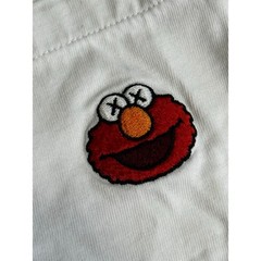 KAWS x Uniqlo Sesame Street Elmo Pocket Tee White T Shirt Men’s Medium 2018