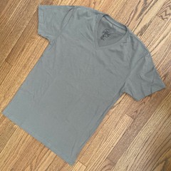 True Classic Premium Quality * V NECK * Tee T Shirt Mens MILITARY BEIGE SMALL S