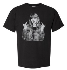 Taylor Middle Finger Soft Comfort Colors Shirt – Trendy Rep Era Aesthetic