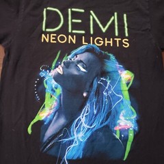 Demi Lovato 2014 Neon Lights Tour Graphic T Shirt Mens Size Large Black