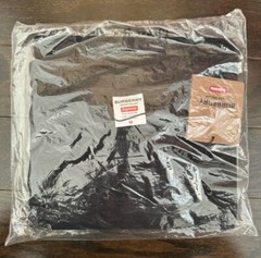 Supreme x Burberry Black Box Logo Tee SS22 Size Medium – NEW SEALED IN PLASTIC
