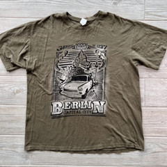 B&C Collection Mens Olive Berlin Trabant 601 Graphic Short Sleeve Tee Size XXL