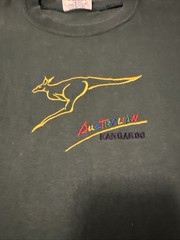 Australian Design Embroidered Kangaroo Men beige Short Sleeve T Shirt Sz. XL