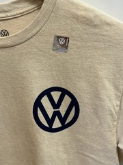 NEW Volkswagen VW Van Dream Big Take The Bus Men’s Size M Tan T-Shirt – B38