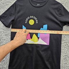 TOPO DESIGNS T SHIRT Men Medium Organic Cotton Tight Knit Graphic Print *Pinhole