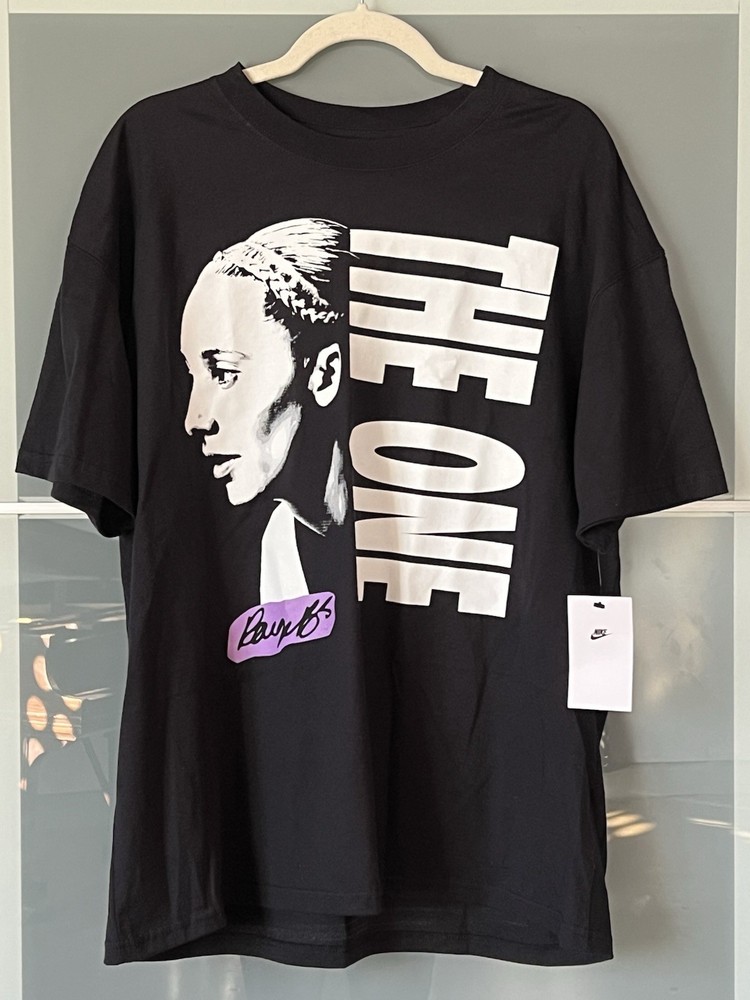 Nike Paige Bueckers 2025 WNBA #1 Draft Pick Men’s L Loose Fit Shirt IQ7571-010