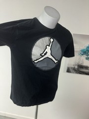 Nike Jordan AJ 8 Jumpman logo t-shirt Youth L Could Fit Men’s M Measureme Pics