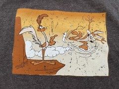 Looney Tunes T Shirt Mens Size Large Classic Collection Roadrunner Wile E Coyote