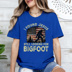 I Found Jesus Still Looking Bigfoot Funny Summer Christian Unisex T-Shirt