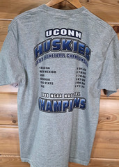Vintage 1999 NCAA UConn Huskies Champions T-Shirt Men Large Pro Player 90s