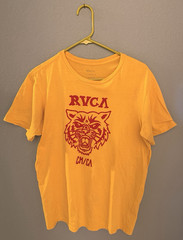 RVCA Men’s Yellow Tiger Graphic Logo Crew Neck Short Sleeve T-Shirt Size M