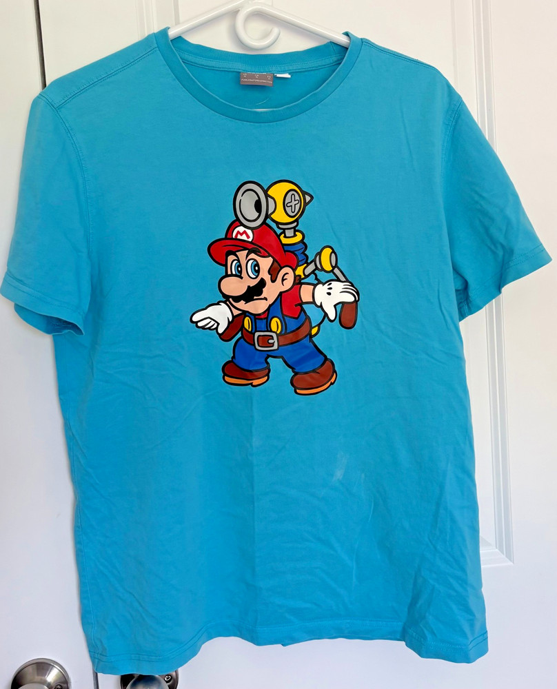PUMA x NINTENDO Men’s Medium Super Mario Sunshine T-Shirt Light Blue Print