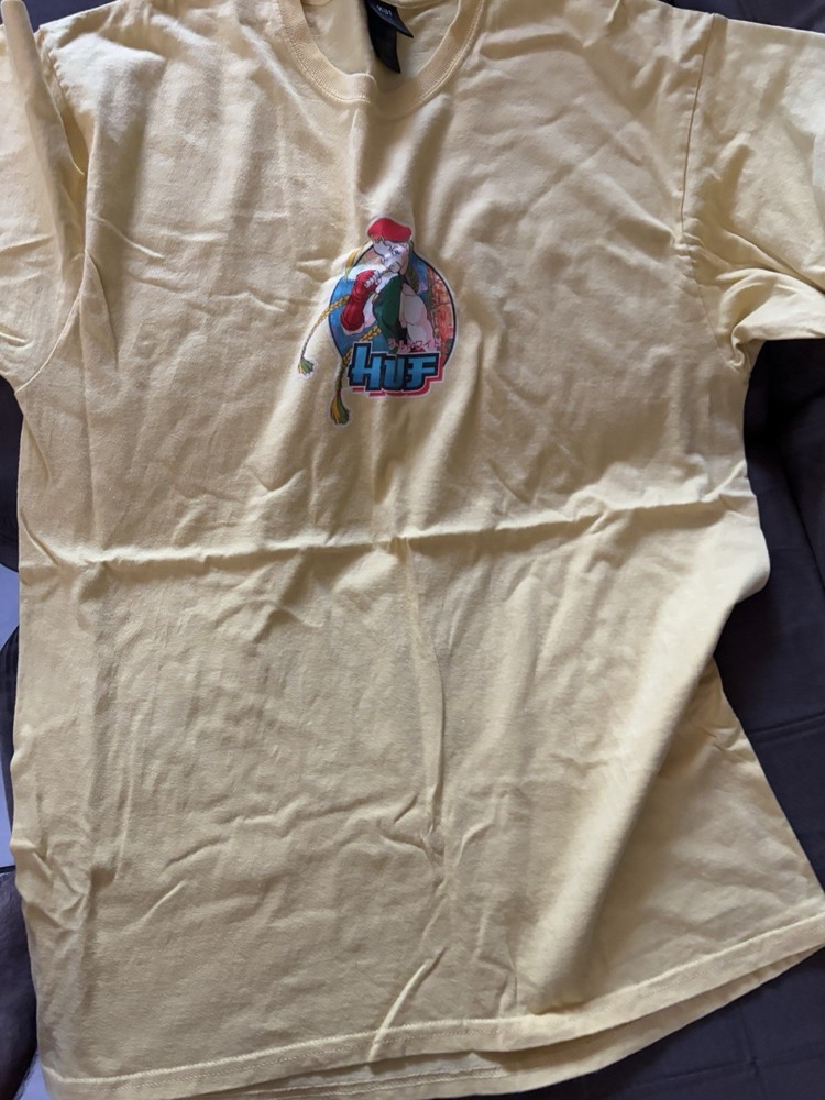 HUF X Street Fighter Cammy T-Shirt Yellow Mens Size Large