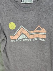 Dutch Bros Coffee Mountain Range Sun Logo Light Purple T-Shirt Size Medium