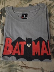 GORGEOUS LIGHT GREY BATMAN 66 TV SHOW EMBLEM SHIRT RARE size 2XL Hanes Beefy-T