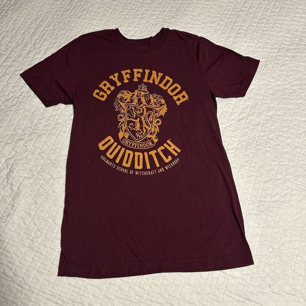Harry Potter Adult T-Shirt – Gryffindor Quidditch Crest Logo- Small
