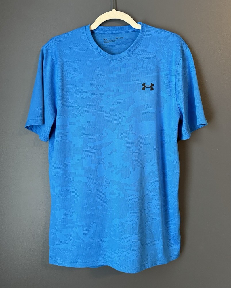 Under Armour Men’s Shirt. Medium. Stretch Light Tech Athletic Outdoors Mens Blue