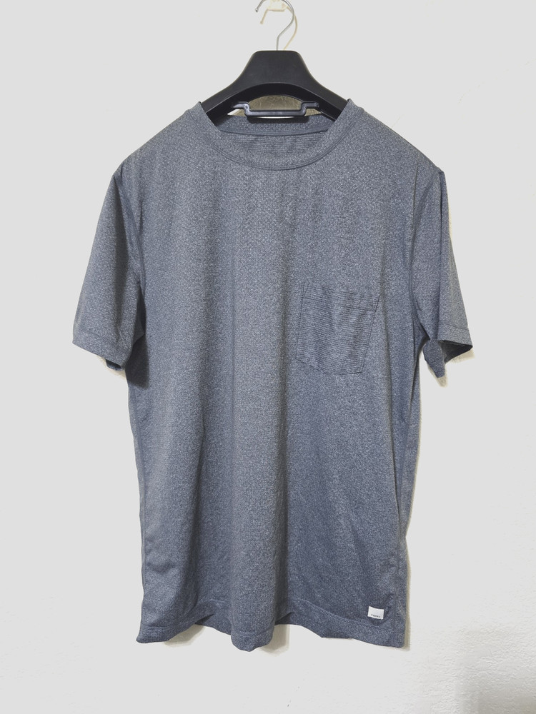 Vuori Men’s Gray Tradewind Performance Pocket Tee Medium