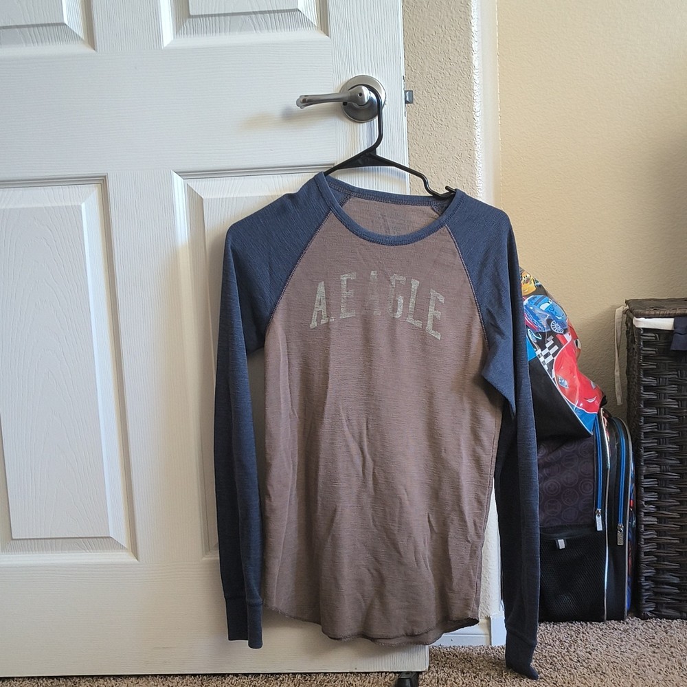 American Eagle Outfitters Men’s S Gray Blue Raglan Long Sleeve Crew Graphic Tee
