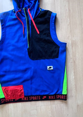 Nike Therma Sleveless Hooded Training Top Size M Blue Multi Color CD5716 480
