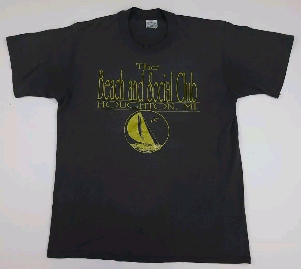 Vintage 80s Beach And Social Club Houghton Michigan Print T Shirt Sailboat USA