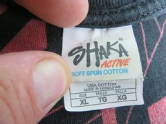 Vintage Shaka Active Tribal Print Black & Red XL T-shirt