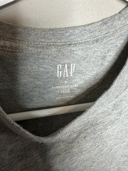 Men’s Gap Tee Shirts – 6 Tees – Assorted Colors – Size Small