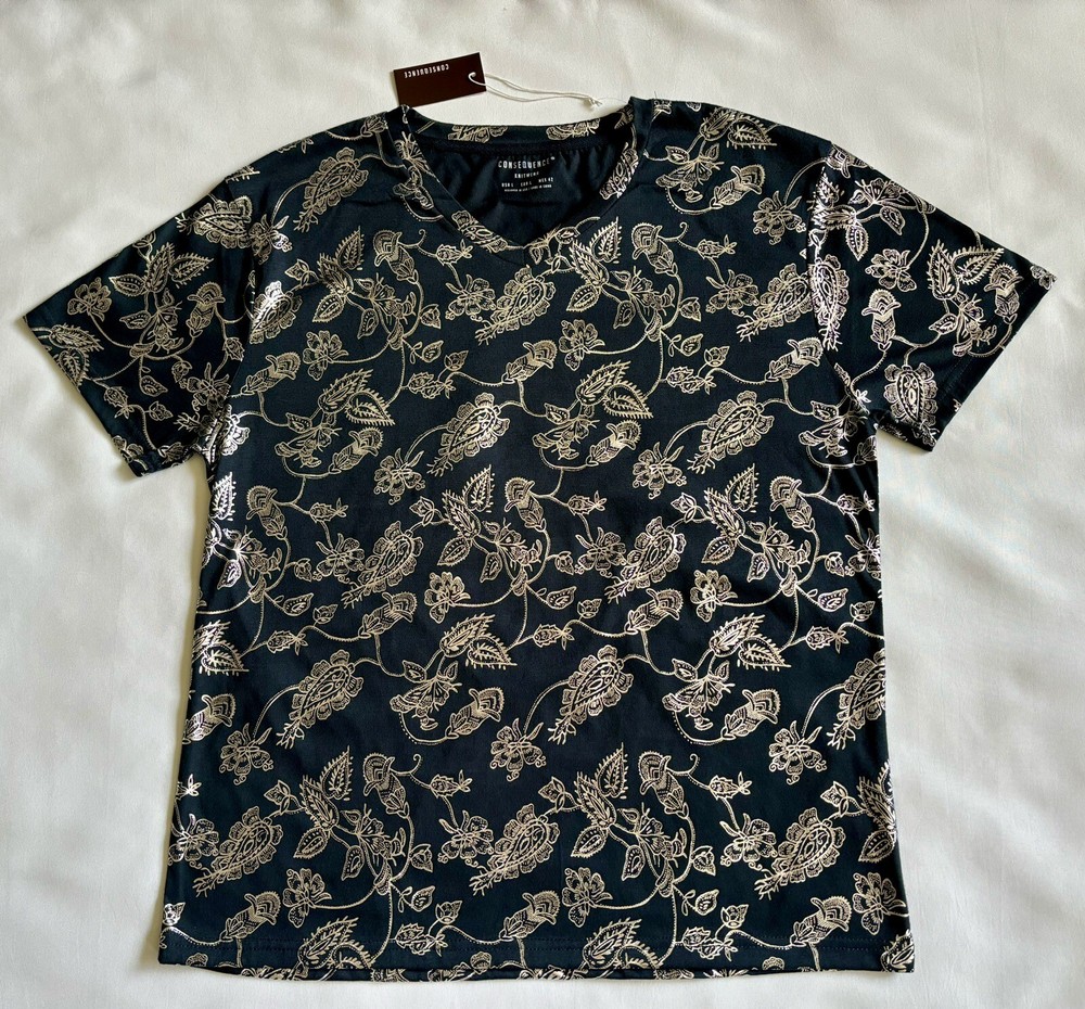 Consequence Knitwear Blue and Silver Foil Paisley T-Shirt Men’s Size Large
