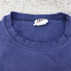 Notre Dame Mens 2XL Embroidered Logo T-Shirt Blue NCAA (see photo for flaw)