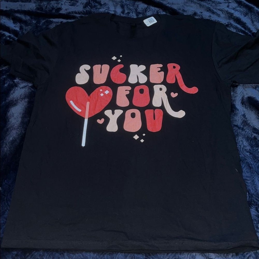 Valentine’s Day Heart Sucker For You Tshirt (Men’s L)