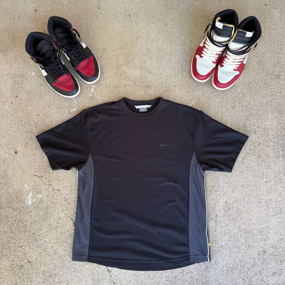 Vintage Nike Men’s Athletic Dri-FIT Short Sleeve Performance T-Shirt