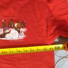 Snoopy & The Peanuts Gang Tshirt Size XL Red Winter Snowman Scene