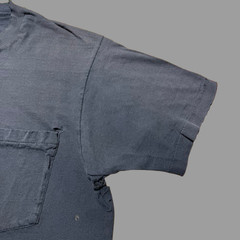 Vintage 80s Blank Minimalist Distressed Single Stitch Pocket T-Shirt – Large
