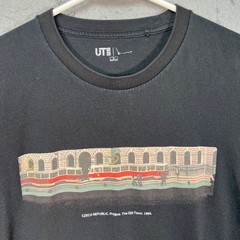 Uniqlo UT Mens Size Large Czech Republic Art Graphic T Shirt Black 100% Cotton