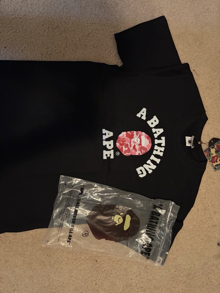 A Bathing Ape BAPE Men’s S Black Ape Head Graphic Logo Crew Neck T-Shirt