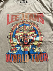 Lee Jeans World Tour Graphic T Shirt Crew Neck Cotton Dune Men’s Medium